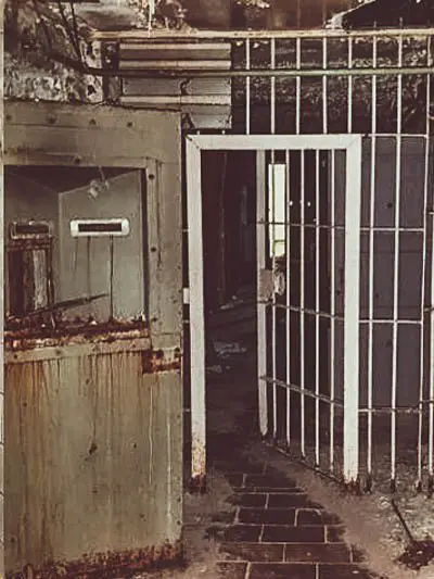 Тюрьма в городе Призрак